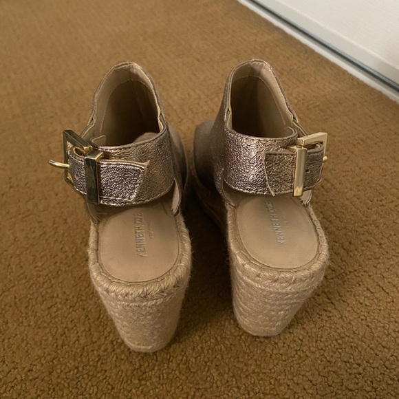 Kenneth Cole Wedges - Picture 2 of 7